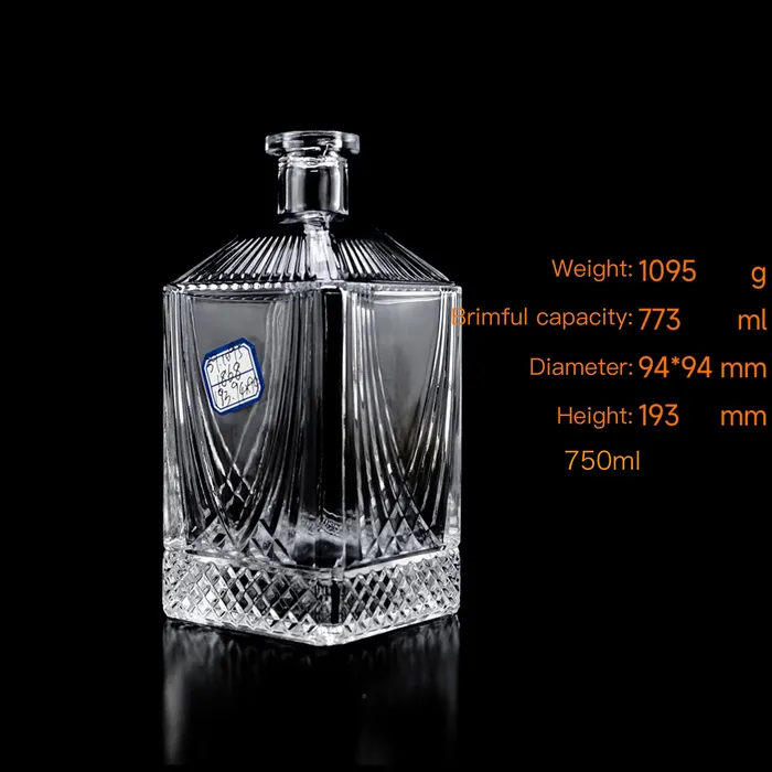 Custom Logo 750ml Premium Square Crystal Glass Decanter with Stopper for Whiskey Tequila Vodka Heavy Base Liquor Bottle
